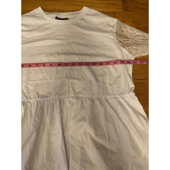 ASOS Design, white laced short sleeve, elastic waist, crew neck white top size 6 - Picture 8 of 9